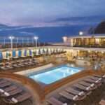 Silver Spirit Pooldeck bei Sonnenuntergang