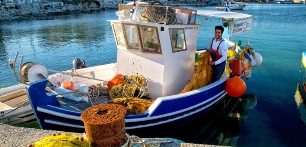 Fischerboot-samos-urlaubsreisen griechenland-urlaubsangebote