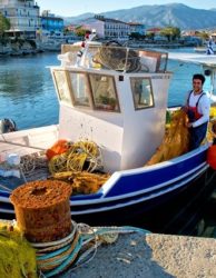 Fischerboot-samos-urlaubsreisen griechenland-urlaubsangebote