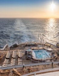 Cunard-Queen Mary 2-Kreuzfahrt buchen-Deck mit Pool
