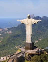 Luftaufnahme von Christus dem Erlöser-Denkmal und Rio De Janeiro