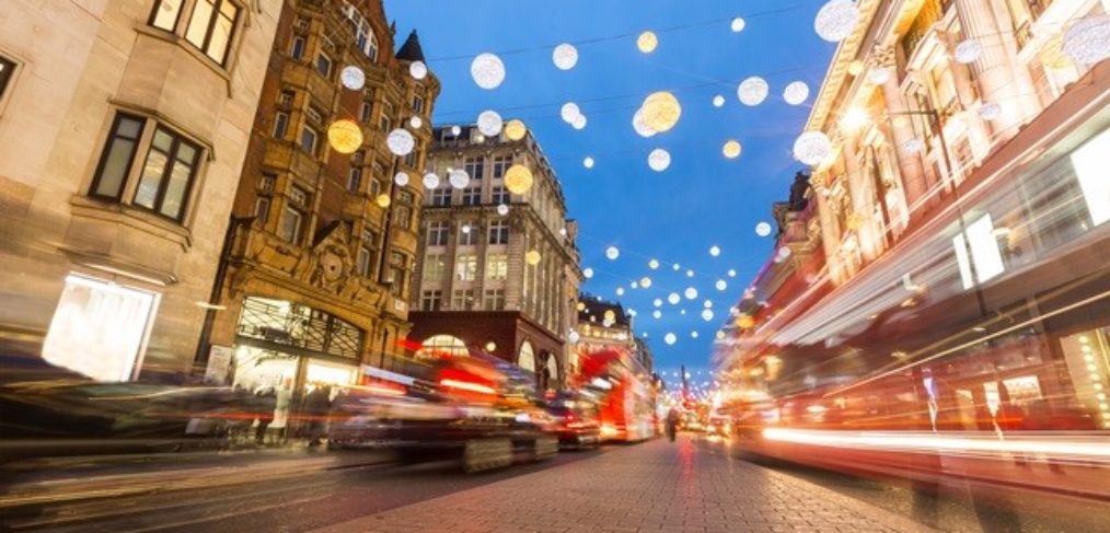 Weihnachtsshopping London-Oxford Street mit Weihnachtsbeleuchtung