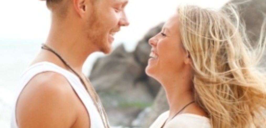 verliebtes Paar im Romantik urlaub zu Zweit