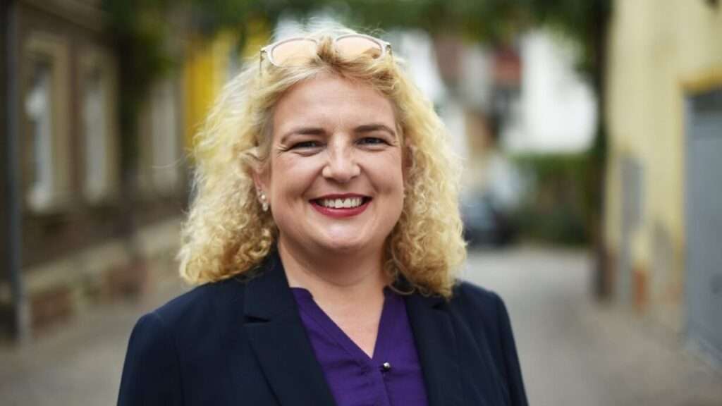 Urlaubsreisen - Reiseberaterin Anke Budde und Inhaberin des Reisebüros aus Bretzenheim an der Nahe