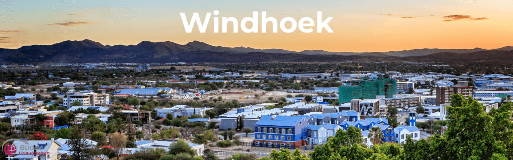 Entdecken Sie Windhoek: Das Tor zu Namibias Wundern Erleben Sie den perfekten Mix aus Urbanität und Natur in Windhoek, der Hauptstadt Namibias. Dieses atemberaubende Panoramabild zeigt die pulsierende Stadt vor einer Kulisse aus majestätischen Bergen, und lädt dazu ein, die einzigartige Mischung aus modernem Komfort und traditioneller Kultur zu entdecken. Ideal für Reisende, die ihren Urlaub mit einem Hauch von Abenteuer beginnen möchten. Machen Sie sich auf eine unvergessliche Reise durch Namibia und das Okavango-Delta, bei der Sie die Schönheit und den Reichtum der afrikanischen Natur hautnah erleben können.