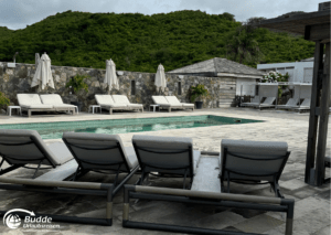 Poolbereich des Anse Marcel Beach Hotel
