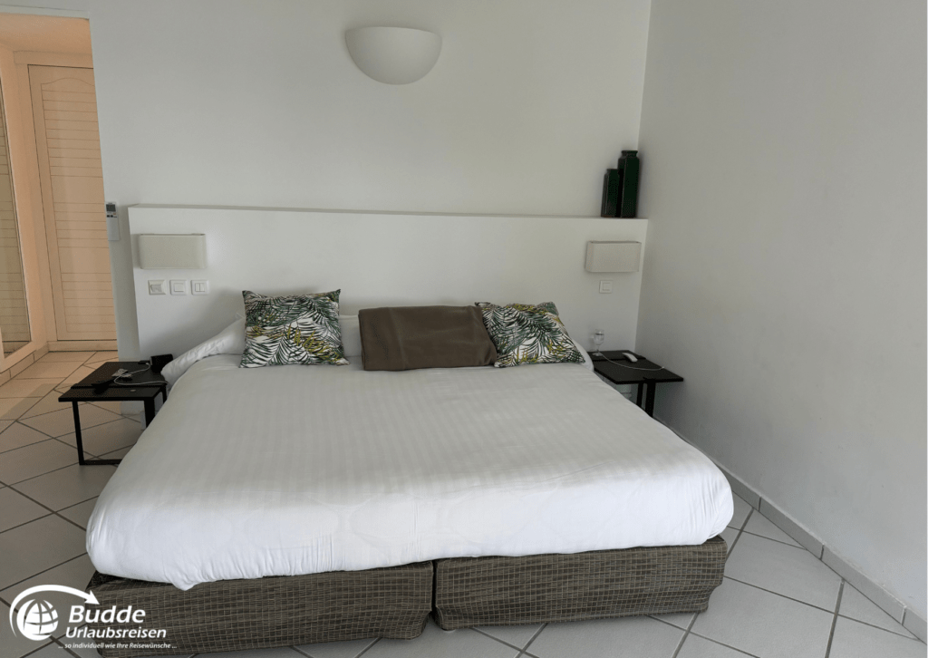 Schlafzimmer im Anse Marcel Beach Hotel