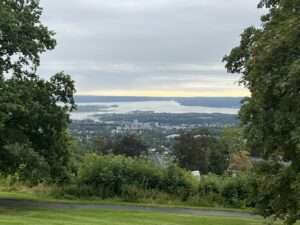 Panoramablick auf Oslo und den Oslofjord.