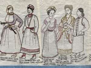 Stickerei von fünf historischen Frauenfiguren.