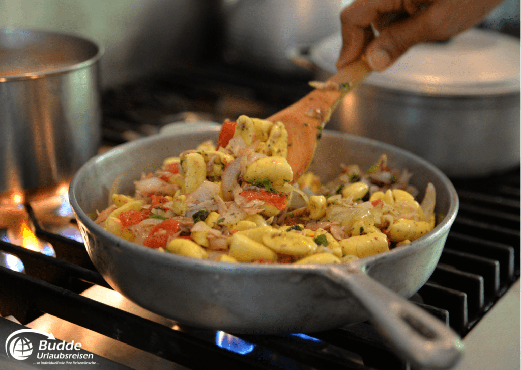 Jamaika Karibik Urlaub mit traditionellem Ackee und Saltfish