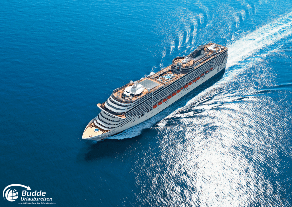 Die MSC Divina auf hoher See, ein majestätisches Kreuzfahrtschiff für unvergessliche Reisen.