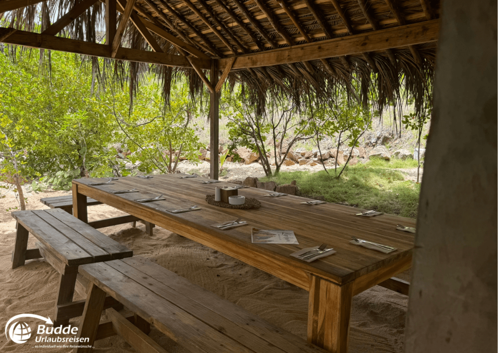 Pinel Island - Saint Martin, Restaurant Karibuni am Strand, buchbar bei Budde Urlaubsreisen