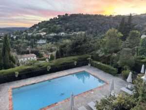 Sonnenuntergang über dem Pool in Saint Paul de Vence – Ferienhaus Saint Paul de Vence, Urlaub Frankreich, Ferienwohnung Frankreich, Ferienhaus Nizza, Urlaub Côte d’Azur