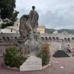 Monument am Fürstenpalast – Tagesausflug Monaco ab Nizza