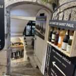 Reisebüro Frankreich Urlaub buchen – Weinkeller aus dem 14. Jahrhundert in Saint-Paul-de-Vence.