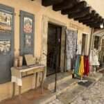 Moustiers Sainte Marie – Lokales Kunsthandwerk und provenzalische Stoffe, Urlaub Côte d’Azur
