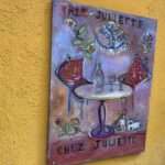 Buntes Wandgemälde von "Chez Juliette" in Nizza – Tagesausflug nach Nizza