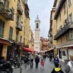 Blick auf den Glockenturm in Nizzas Altstadt – Nizza Altstadt entdecken