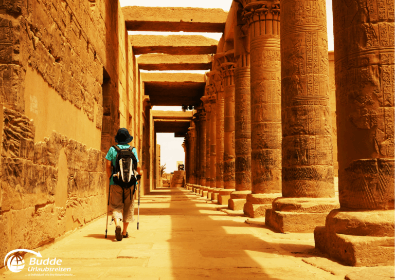 Liebesurlaub Ägypten – Tempelruinen mit imposanten Säulen.