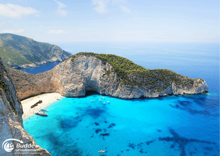 Navagio Beach auf Zakynthos als Highlight für Adults only Hotels Griechenland.