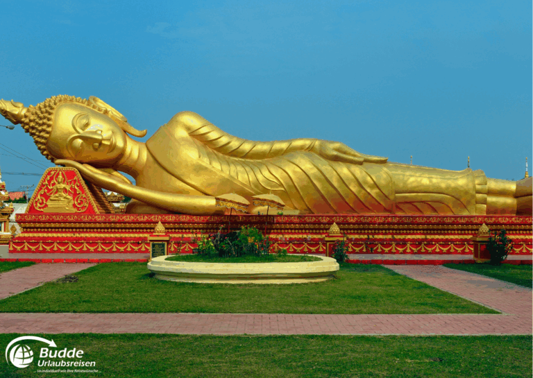 Studienreisen Südostasien – Liegender Buddha in Laos