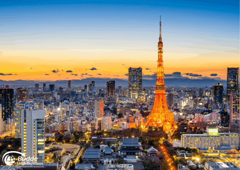 Japan Rundreise individuell – Tokio Tower bei Sonnenuntergang